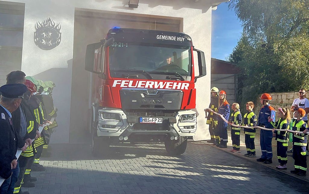 Mit Spalier aller Kameraden wurde das neue Fahrzeug in Pabstorf begrüßt.