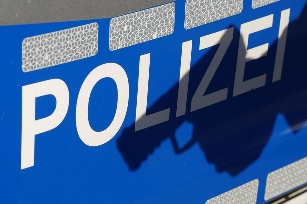 Nach einer Auswertung von Polizeiberichten starben seit Januar bundesweit 17 Menschen bei Schusswaffengebrauch durch die Polizei. (Symbolbild)