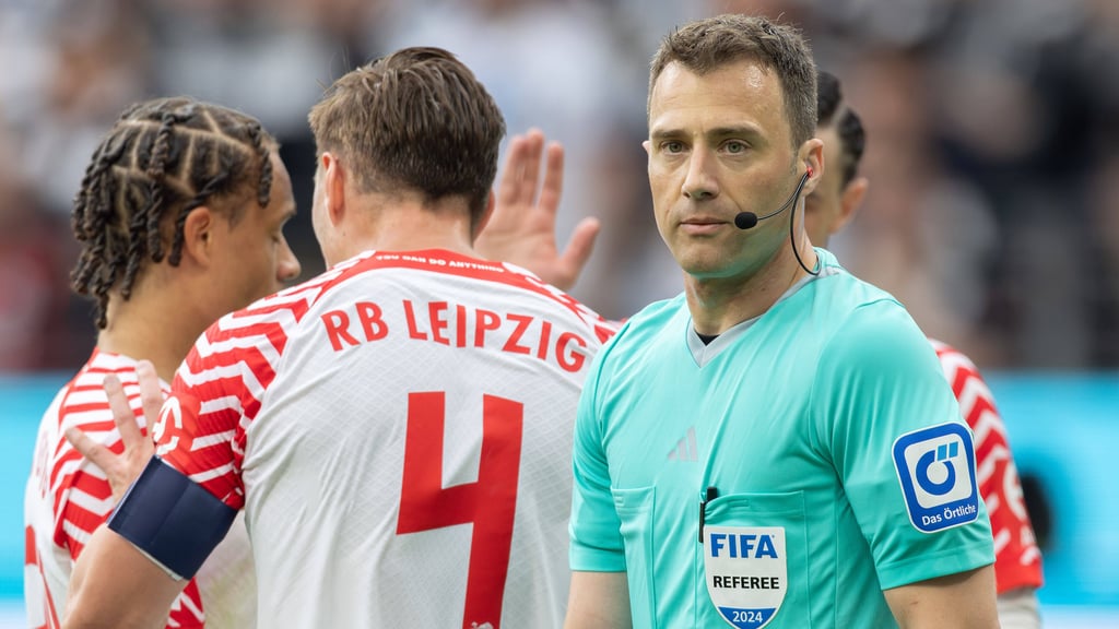 Felix Zwayer machte als Schiedsrichter schon viel Erfahrung mit RB Leipzig. Am Dienstag leitet er das DFB-Pokalspiel von RB gegen den FC St. Pauli.
