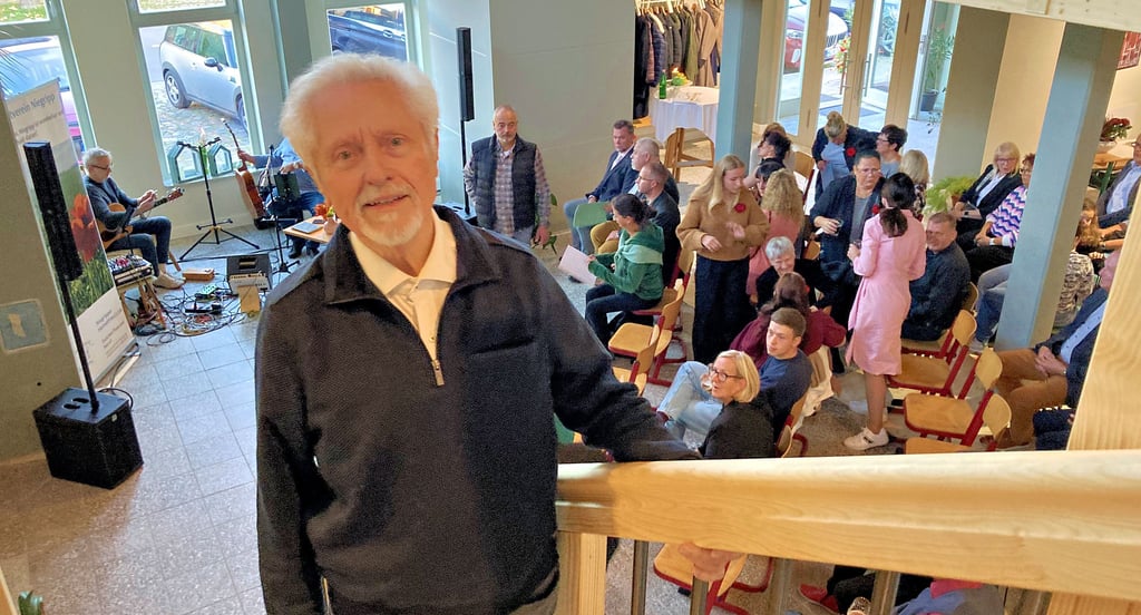 Willi Polte zählte zu den Besuchern, die sich bei der Eröffnung des umgebauten Konsums in Niegripp eingefunden haben.