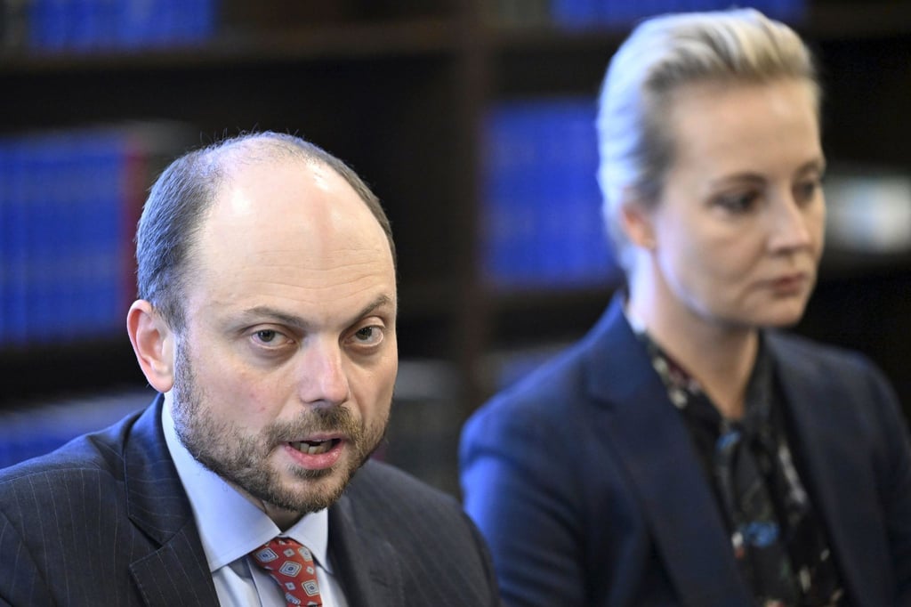Wladimir Kara-Mursa und Julia Nawalnaja sind zwei der Oppositionsführer, die zu einer Friedensdemo in Berlin aufrufen (Archivbild).