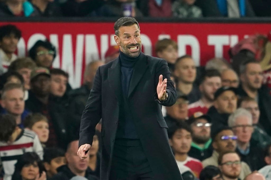 Ruud van Nistelrooy hat sein erstes Spiel als Trainer von Manchester United gewonnen.