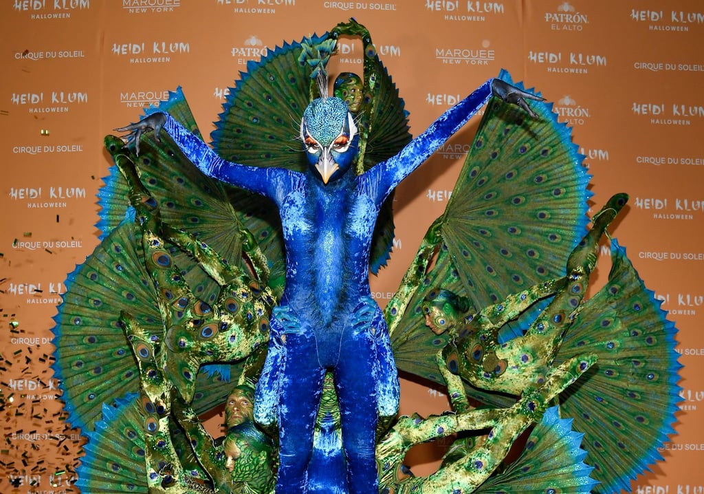 Ein schillernder Pfau - Heidi Klum bei ihrer jährlichen Halloween-Party 2023. (Archivbild)
