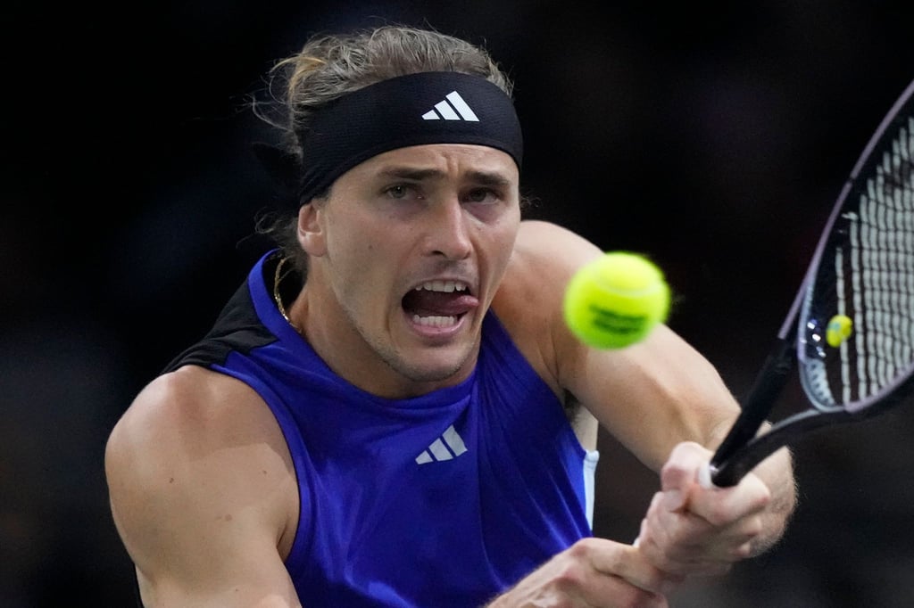 Tennisstar Alexander Zverev gewinnt sein Achtelfinalmatch beim Tennisturnier in Paris.