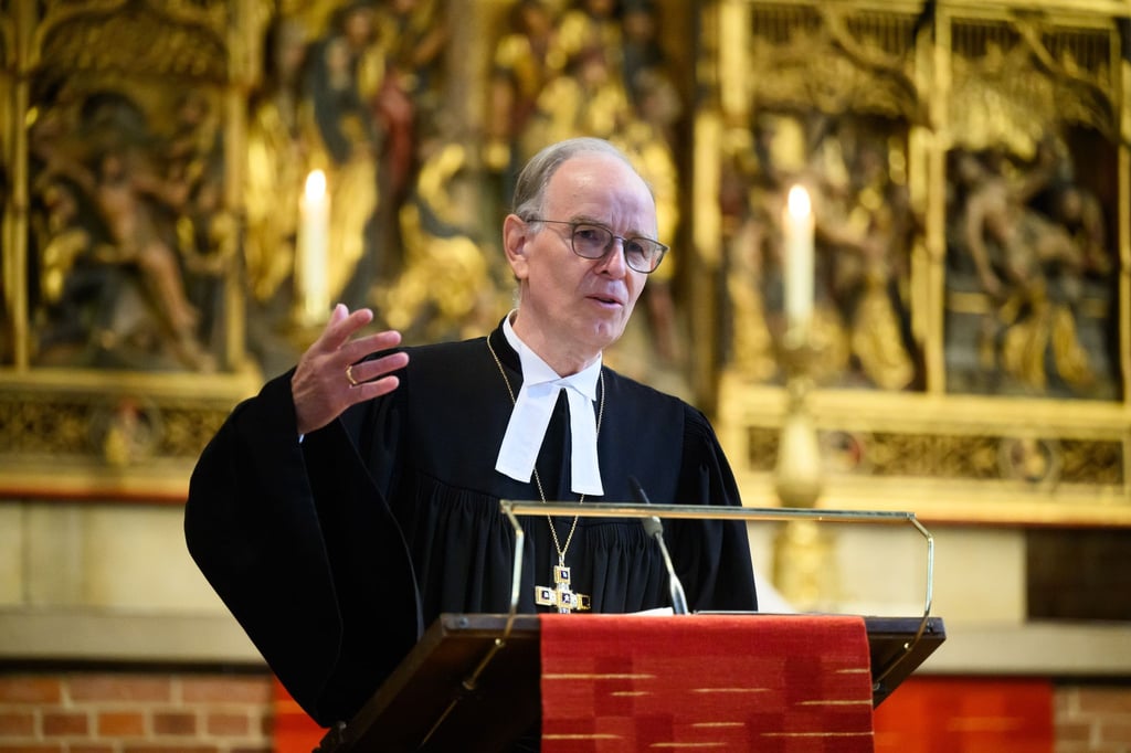 Gottesdienst in Hannover: Landesbischof Ralf Meister bei der Predigt.