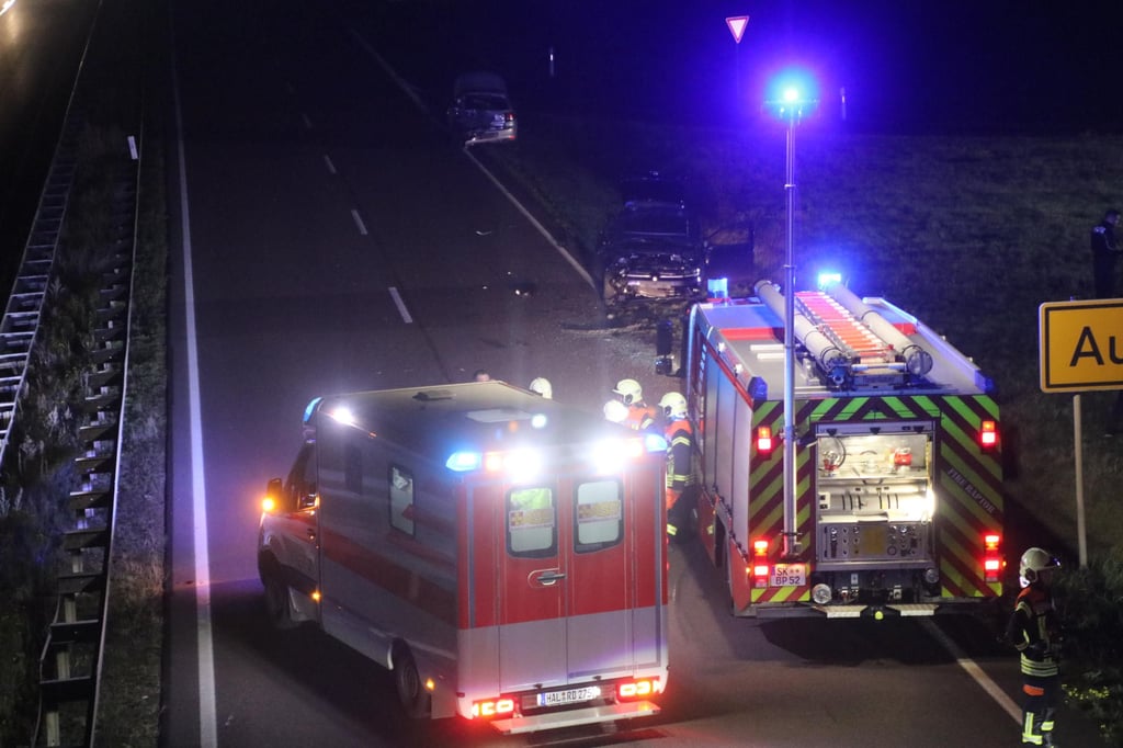 Der Rettungsdienst war im Einsatz auf der B100.
