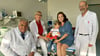 Große Freude in der Kinderklinik des Johanniter-Krankenhauses in Stendal: Dr. Salmai Turial (links), Dr. Larissa Neumann und Dr. Volker Degenhardt (rechts) mit Martin und seiner Mutter Elena Malinowska. 