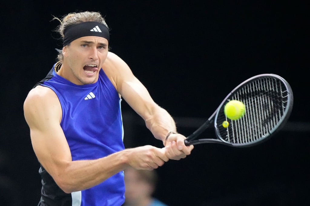 Alexander Zverev ist in Paris weiter auf Siegkurs.