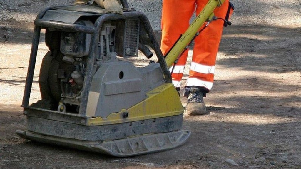 Ob Straßenbau, Internetkabel oder Handwerkerleistungen - Städte und Gemeinden suchen teils vergeblich nach Auftragnehmern.