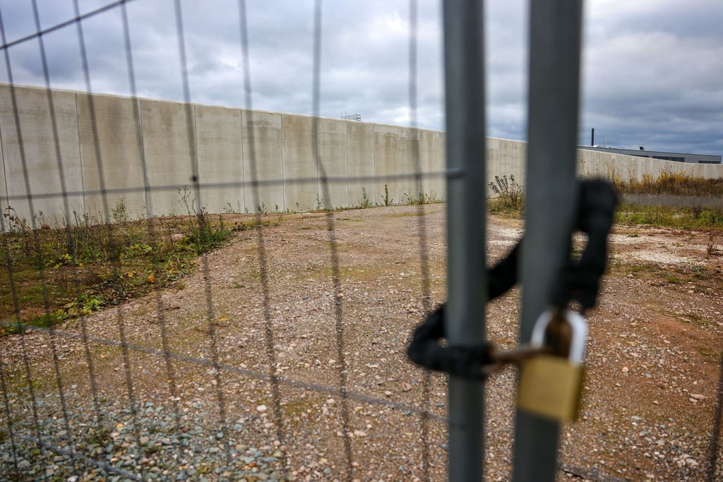 Die Eröffnung des neuen Großgefängnisses in Zwickau hat sich immer wieder verschoben. Auch die abschließenden Kosten sind unklar. (Archivbild)