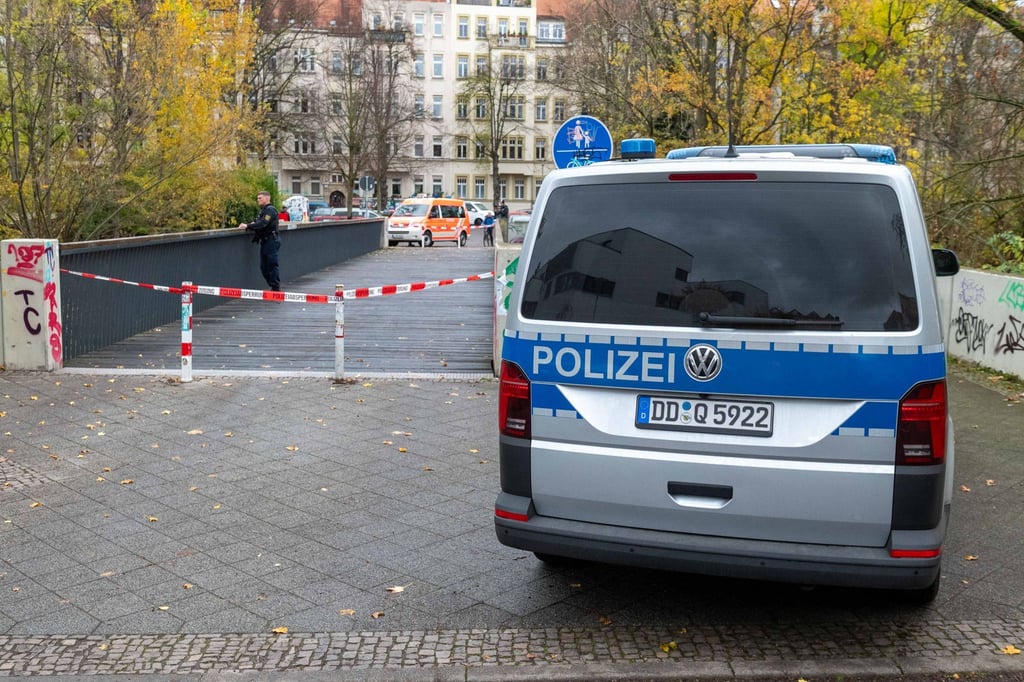 Am Sonnabend wurde in Leipzig eine Leiche aus der Weißen Elster geborgen.