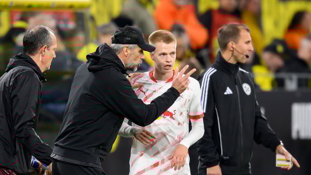 So musst du pressen, Arthur: Marco Rose gibt Sechser Vermeeren Hinweise.