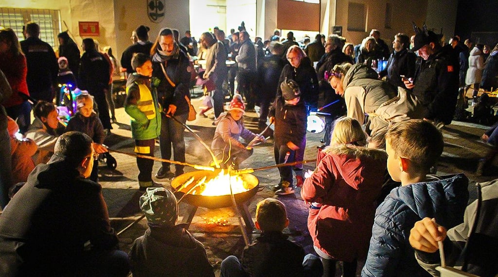 Lichterfest und Halloween wurden traditionell bei der Feuerwehr Güterglück gefeiert.