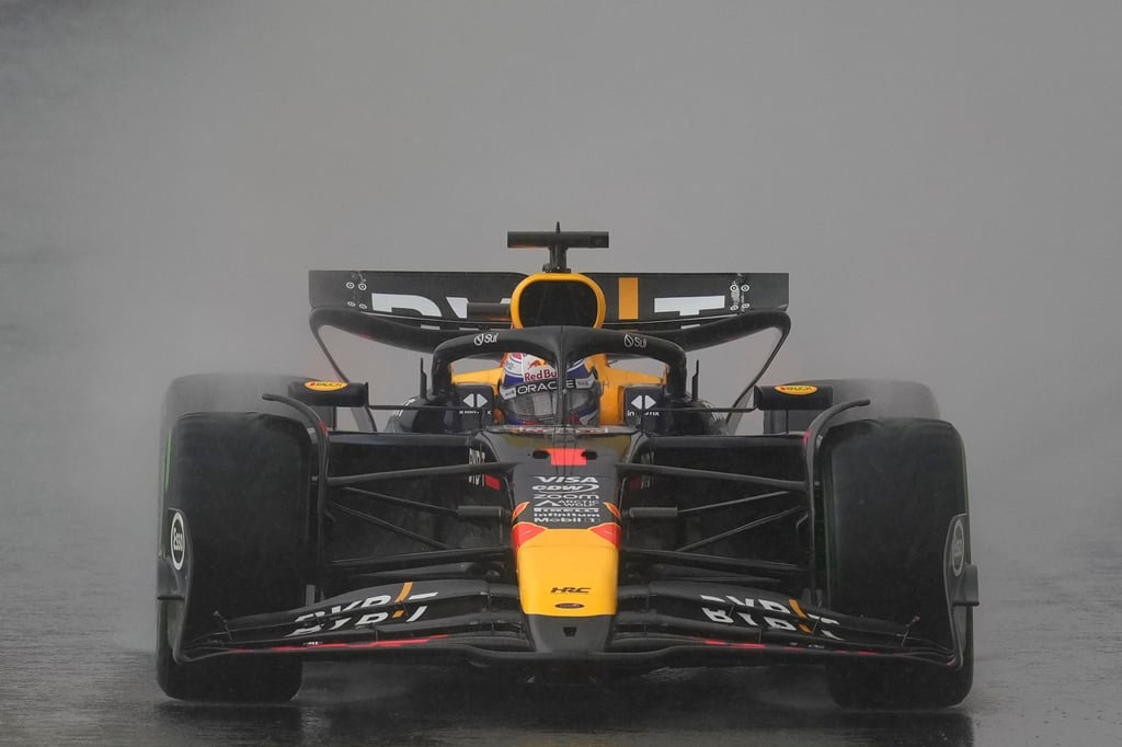 Verstappen liefert eine weltmeisterliche Leistung ab.