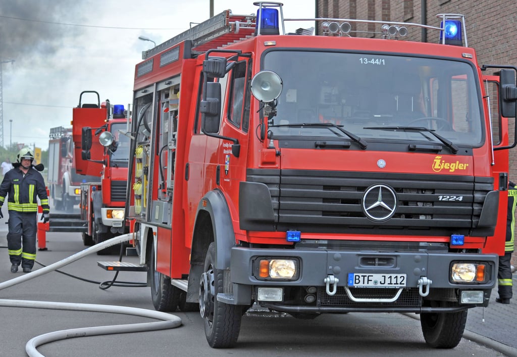 Die Feuerwehr Bitterfeld war am Samstag mit vier Fahrzeugen im Einsatz.