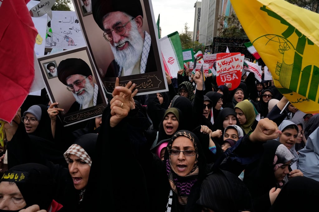 An einem neuen Angriff auf Israel sollen Medienberichten zufolge auch die regulären iranischen Streitkräfte beteiligt sein.