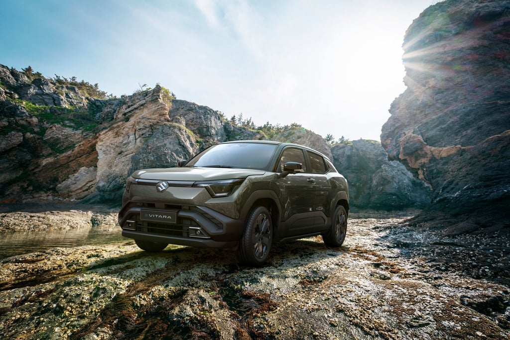 Suzuki stellt mit dem eVitara sein erstes E-Auto vor, das im Sommer 2025 auf den Markt kommen soll.