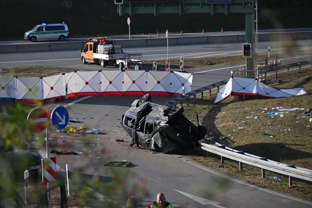 Der Wagen wurde völlig zerstört. (Archivbild)