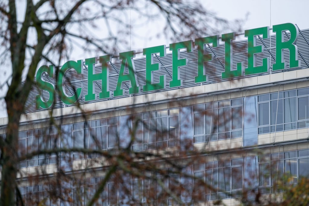 Der Zulieferer Schaeffler baut Tausende Stellen ab (Archivbild).