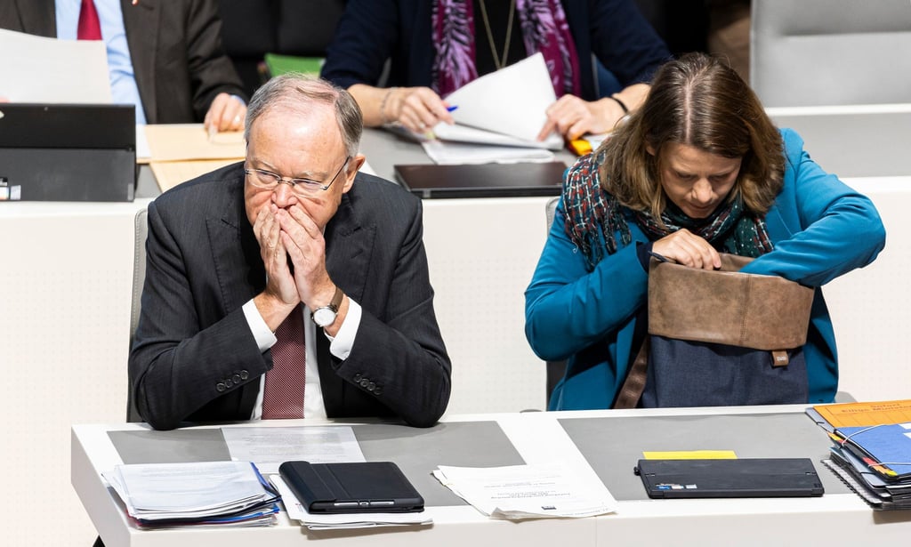 Niedersachsens Ministerpräsident Weil sitzt seit 2013 im VW-Aufsichtsrat, Kultusministerin Hamburg seit 2022.