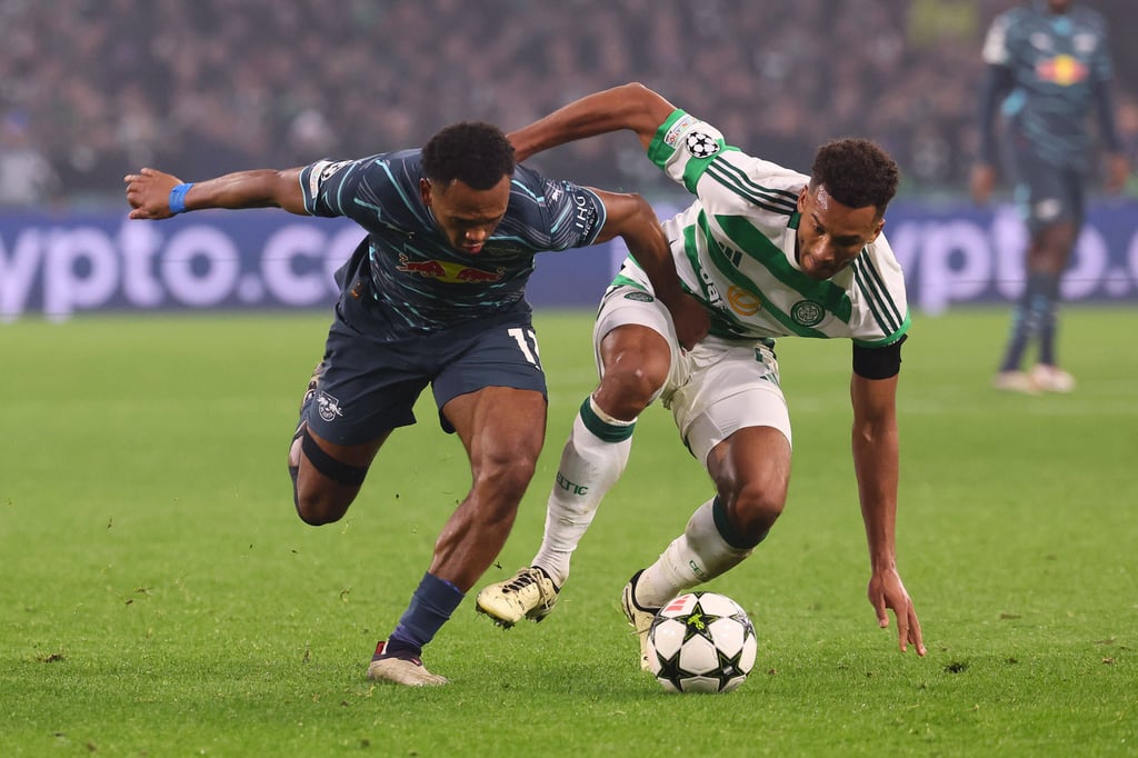 Lois Openda hier im Duell mit Celtics Austen Trusty.