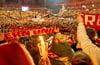 Bis auf den letzten Platz besetzt ist die Berliner Wuhlheide, das Stadion des Fußballklubs Union Berlin, in jedem Jahr zum Weihnachtssingen.