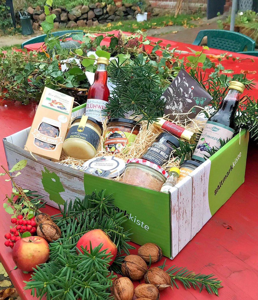 Die Altmarkkiste als Geschenkidee zu Weihnachten. Bei der Tourist-Information ist eine Vorbestellung nötig. Direkt kann man sie bald im Bioladen Riethwiesen kaufen oder online beim Landhof Neulingen bestellen.
