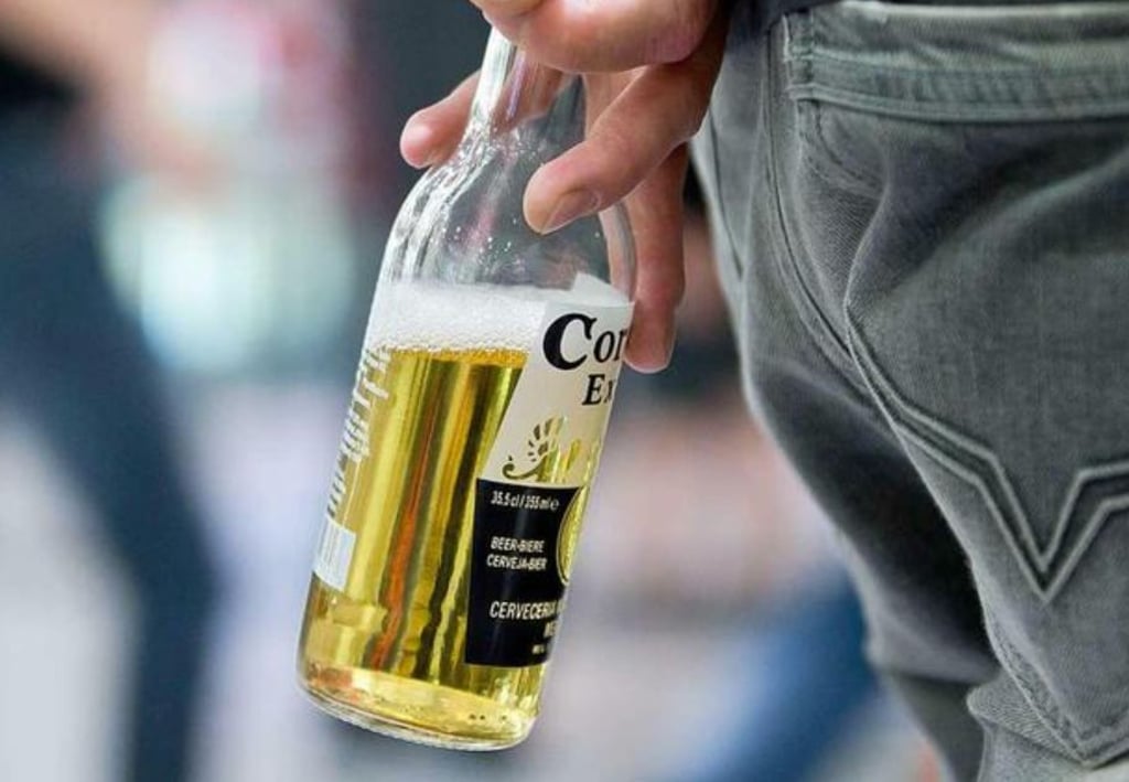 Ein 31 Jahre alter Mann wurde bei einem Streit am Riebeckplatz in Halle mit einer Glasflasche geschlagen.