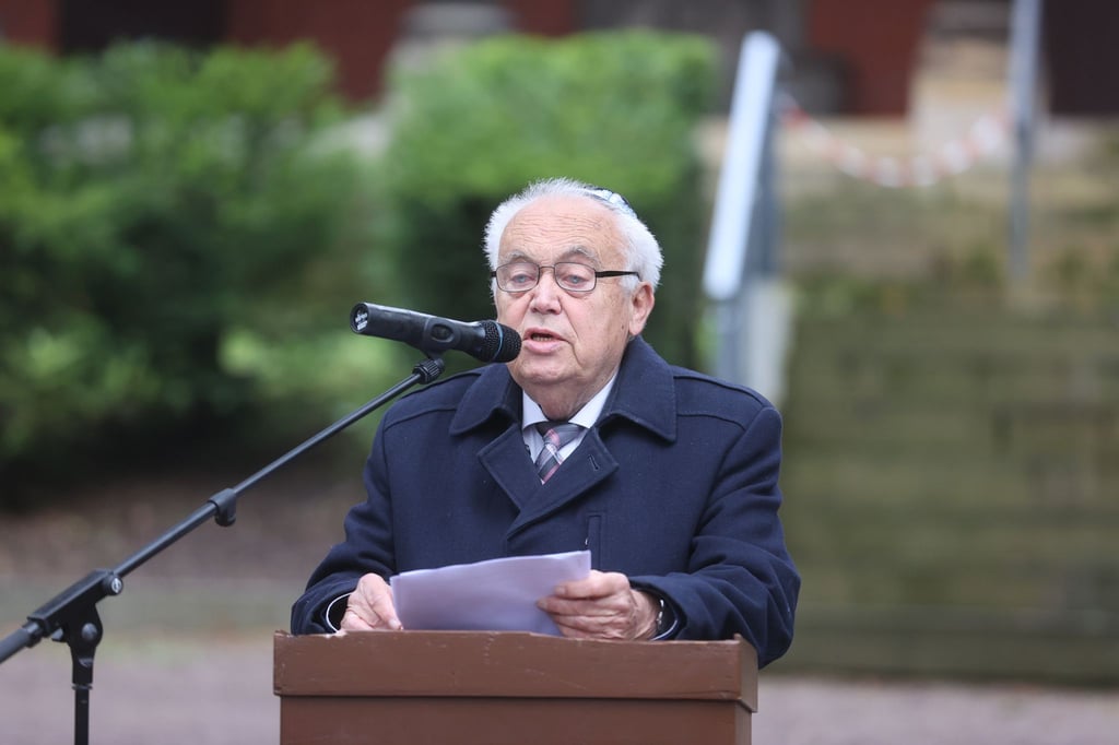 Der Vorsitzende der jüdischen Landesgemeinde, Reinhard Schramm, warnt vor erstarkendem Antisemitismus.