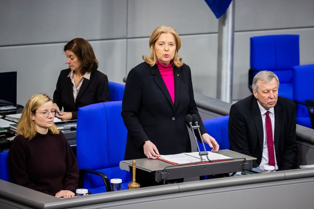 „Für viele Ostdeutsche war der Umbruch mit großen Härten verbunden“, sagt die Bundestagspräsidentin.