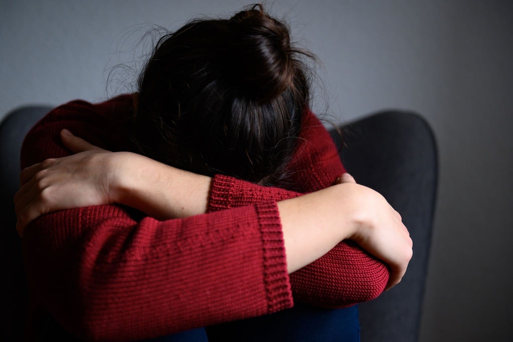 Mehrere Studien belegen, dass Kinder und Jugendliche in der Corona-Zeit besonders gelitten haben und Depressionen und Essstörungen zunahmen, vor allem bei Mädchen (Symbolbild).