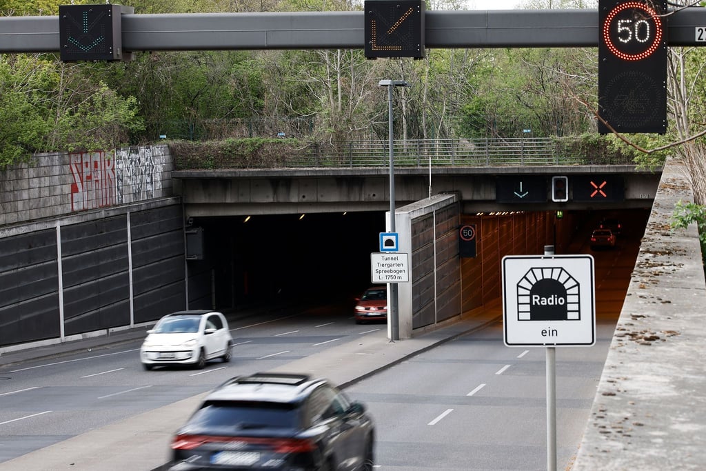 Für Lastwagen bleibt der Tiergartentunnel in Südrichtung bis auf Weiteres gesperrt. (Archivbild)
