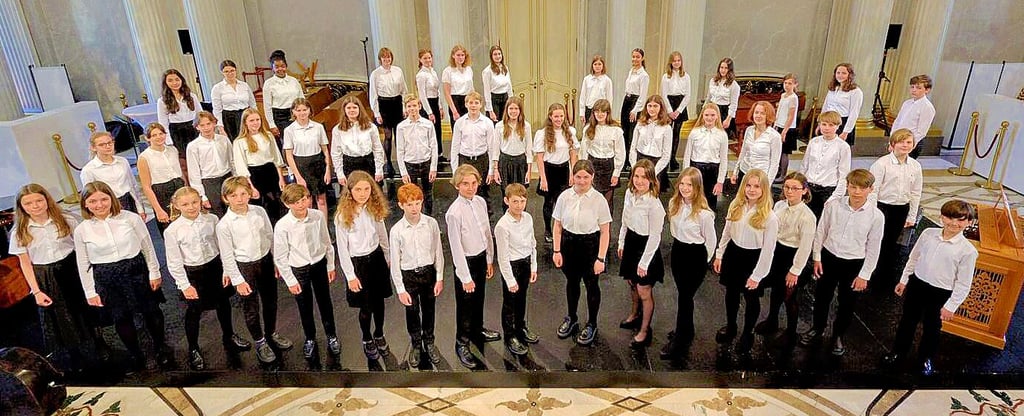 Der Kinderchor der Staatsoper Berlin gastiert im Rahmen des diesjährigen Adventkonzertes der Altmark Festspiele am Sonntag, 15. Dezember, im Gardelegener Schützenhaus.