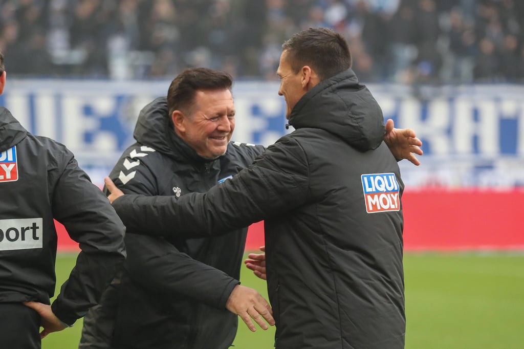 Tauschten sich vor der Partie herzlich aus: Christian Titz (l.) und Thomas Wörle.