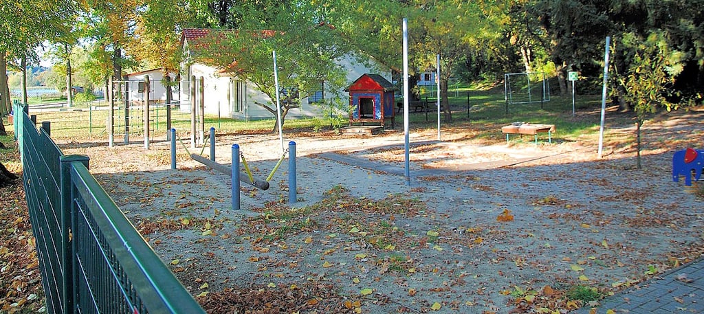 Auf den verwaisten Ahlumer Kita-Spielplatz wird kein neues Leben zurückkehren. Die Einrichtung schließt endgültig zum 30. November.