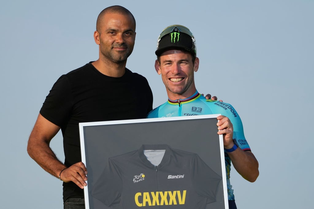 Wurde für seine 35 Etappensiege bei der Tour de France geehrt: Mark Cavendish (r).