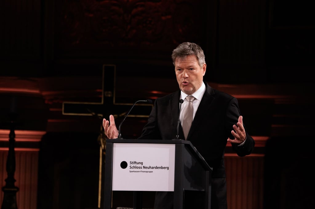 Bundeswirtschaftsminister Habeck fordert wieder eine stärkere Führungsrolle Deutschlands in Europa.