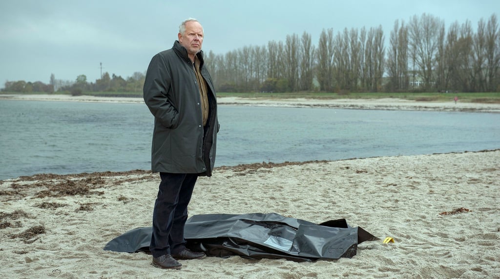 Kommissar Borowski (Axel Milberg) ist ratlos: im „Tatort: Borowski und das ewige Meer“. (undatierte Filmszene)