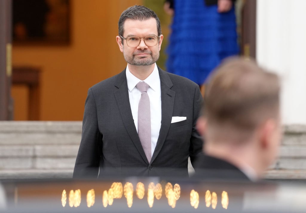 Buschmann hatte am Donnerstag seine Entlassungsurkunde von Bundespräsident Frank-Walter Steinmeier entgegengenommen. (Archivbild)