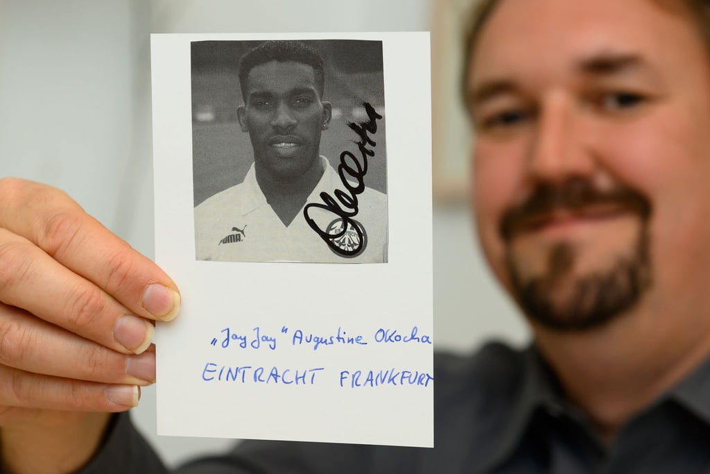 Sterben Autogramme aus? Das befürchtet der Göttinger Sammler Christian Bach.