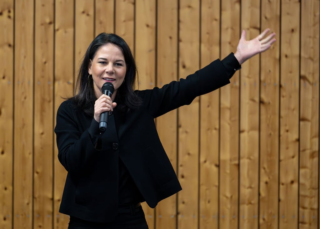 Die Außenministerin und Grünen-Bundestagsabgeordnete Annalena Baerbock fordert einen geordneten Ablauf für eine Neuwahl.