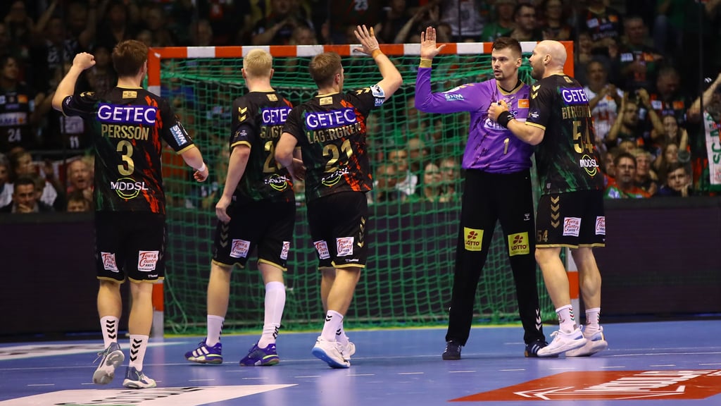 Mehrere Top-Spiele im November: Auf Torwart Sergey Hernandez (2. v. r.) und seine SCM-Kollgen kommen mehrere Brocken im November zu.