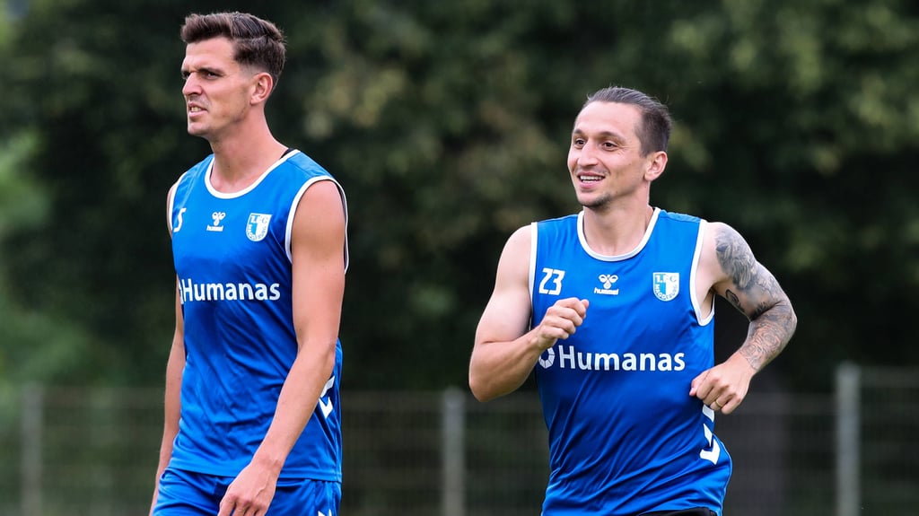 Tobias Müller und Baris Atik (re.) vom 1. FC Magdeburg erleben keine gute Saison, obwohl beide eigentlich zum Kreis der Führungsspieler gehören.