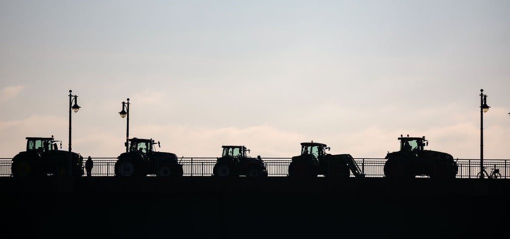 Bei einem Bauernprotest soll ein Autofahrer einen Mann angefahren haben. (Archivfoto)