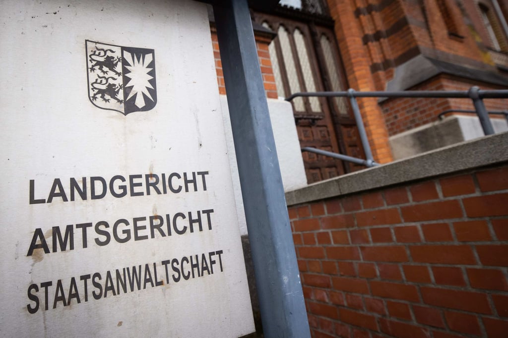 Die Flensburger Staatsanwaltschaft ermittelt gegen einen Jugendlichen, weil er einen Anschlag geplant haben soll. (Archivbild)
