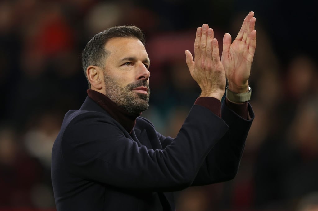 Raus mit Applaus: In vier Spielen holte Ruud van Nistelrooy mit Manchester United drei Siege und ein Remis.