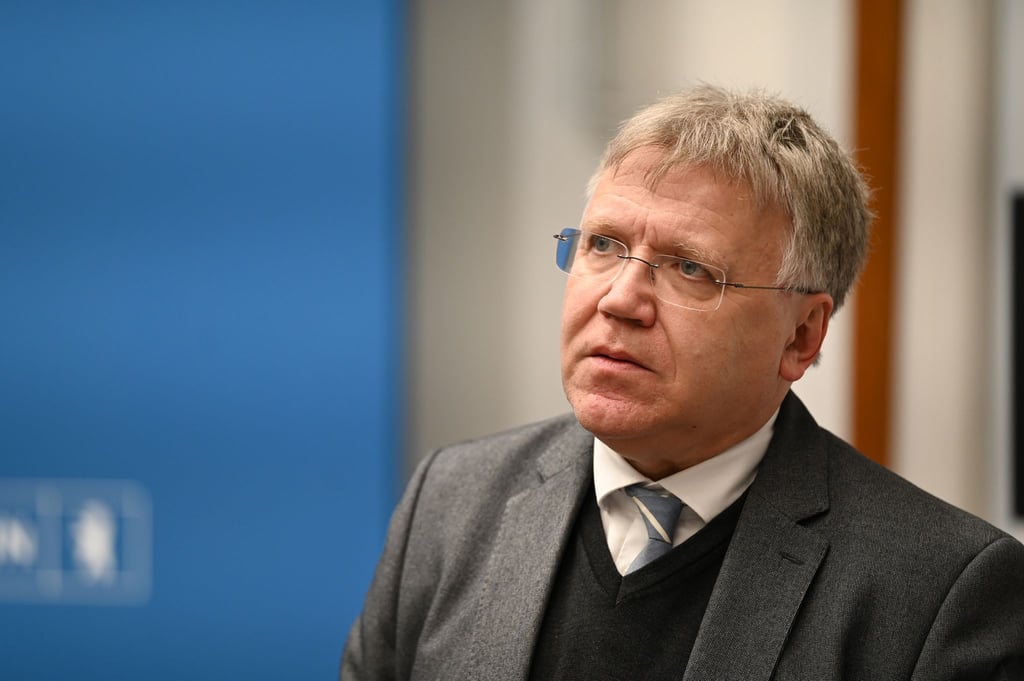 „Das wird kein Spaziergang“, sagt Wahlleiter Stephan Bröchler über den neuen Termin.
