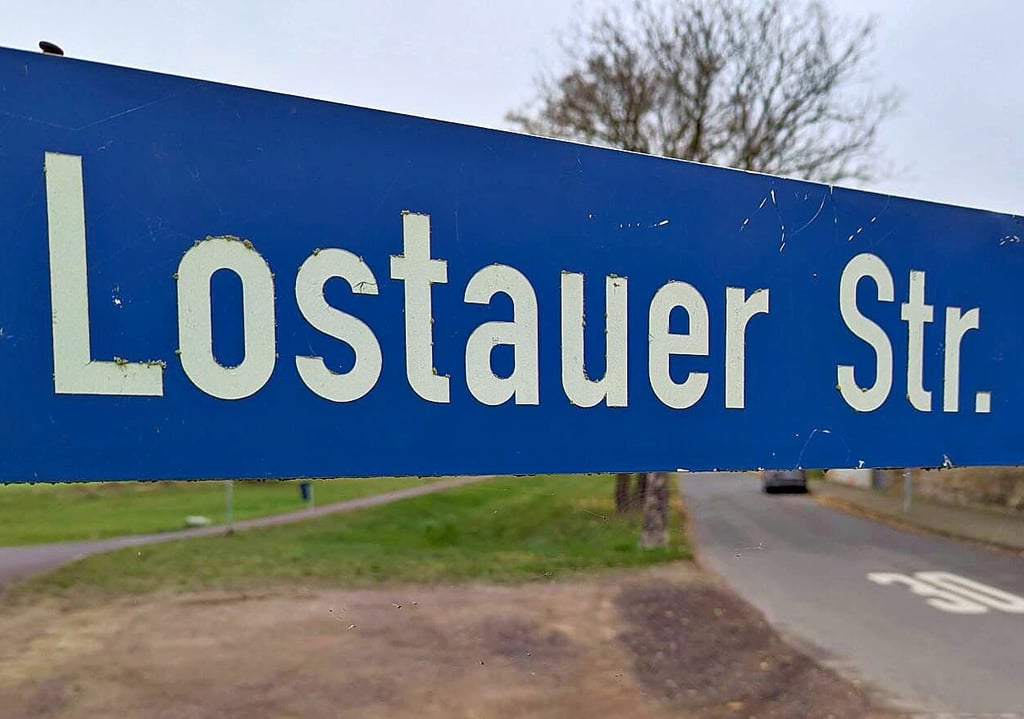 An der Lostauer Straße in Biederitz gibt es private Eigentümer, die Grundstücke zur Wohnbebauung entwickeln wollen. Der Ortschaftsrat muss sich dazu jetzt eine Meinung bilden.