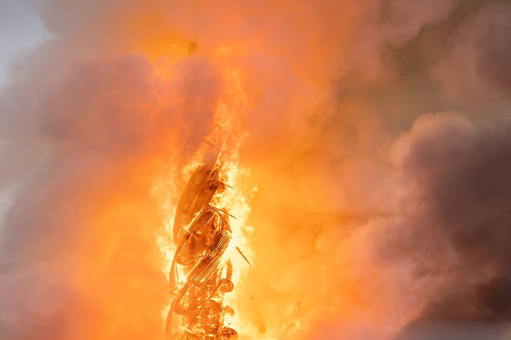 Auch die ikonische Turmspitze des Gebäudes wurde völlig von den Flammen zerstört. (Archivbild)
