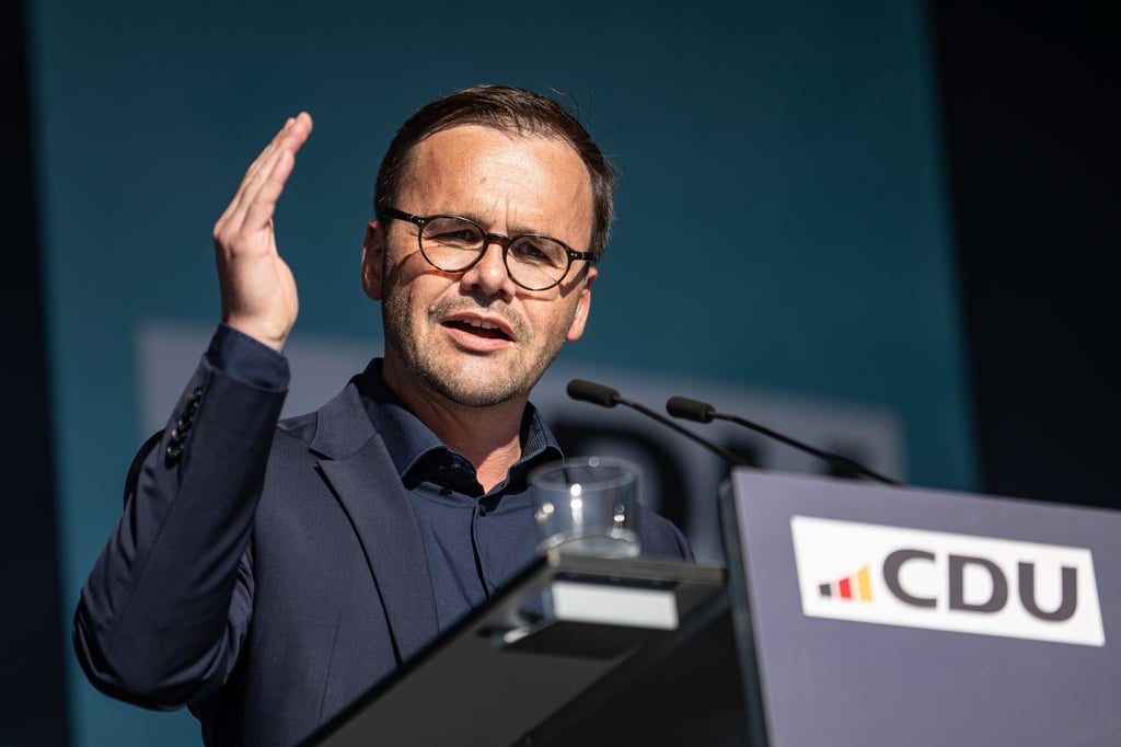 Der Brandenburger CDU-Landes- und Fraktionsvorsitzende Jan Redmann befürwortet den Neuwahl-Termin am 23. Februar. (Archivbild)